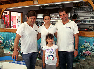 meltemi restaurant >> Meltemi is specialized in the preparation of the local fresh fishes 